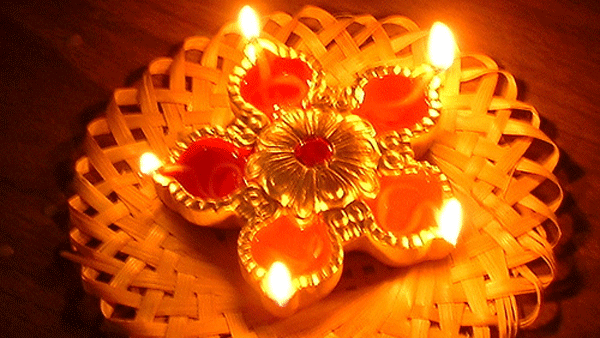 DIWALI : A BLEND OF DEVOTION AND CELEBRATION
